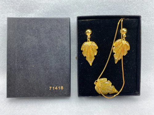 Collana con orecchini a - collana,
