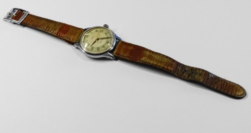 Antico orologio meccanico - meccanico, aris
