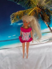 Barbie Puppe, mit rosa bunten