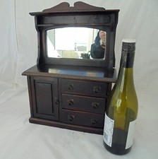 Comò in miniatura con