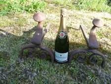 UN PAIO VINTAGE DI CANI DA