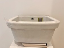 Lavatoio - pilozzo bianco in ceramica 44Lx35Px22H 