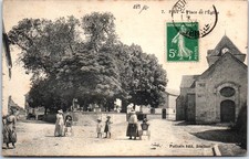 89 PISY - la place de l'eglise