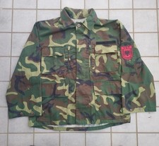 RARA UNIFORME MIMETICA GIACCA UCK MACEDONIA GUERRA EX-JUGOSLAVIA TG L no elmetto
