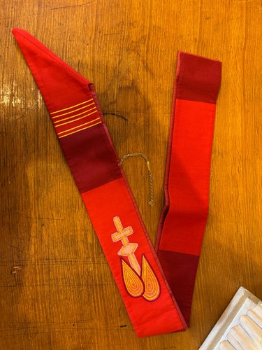 Red overlay stole slabbinck - overlay,