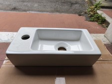 Piccolo lavabo in ceramica