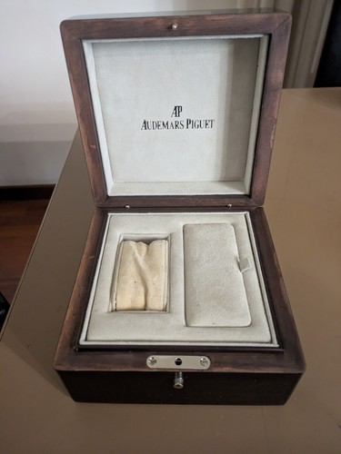 Audemars piguet watch - piguet, box