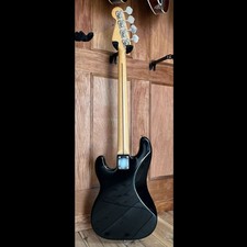 Squier By Fender Spb-33