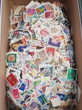 0,500 Kg. Kiloware francobolli mondiali senza carta - usati