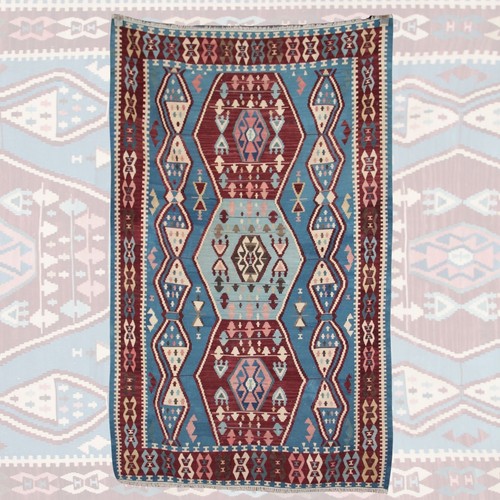 Kilim blu vintage - a, trama