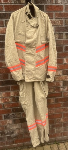 Lion apparel khaki - lion,
