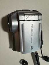 ? Videocamera Panasonic SDR-S150 con alimentatore – non funzionante