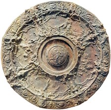 Scudo in terracotta da un