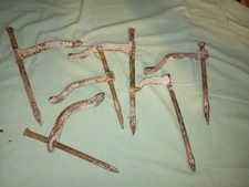 Vecchi Chiodi Da Muro Con Morsetti