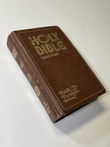 Vintage holy bible - giant, print