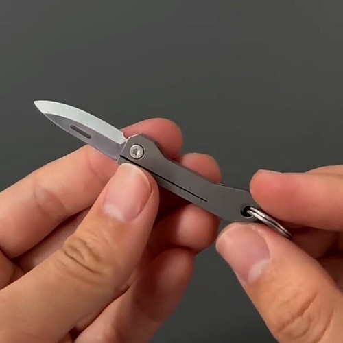 Mini coltello pieghevole