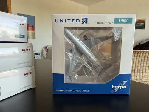 536127 united boeing - united,