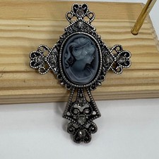 Spilla in stile vittoriano