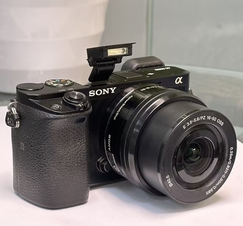 Near mint sony alpha - near,