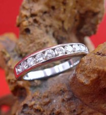 Splendido anello da donna con