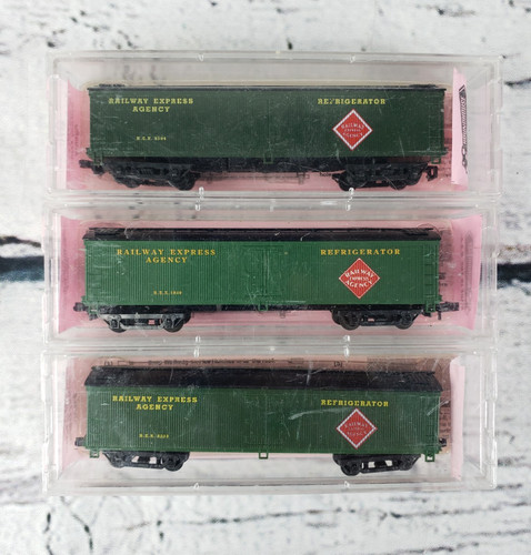 Roundhouse 8271 railway - #8271,
