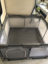 Recinto box con ingresso per - con,