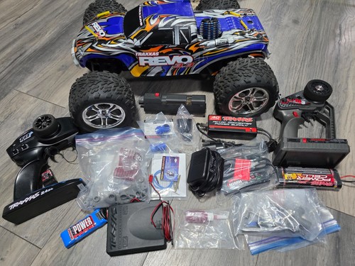 Monster truck traxxas revo 3 - truck,