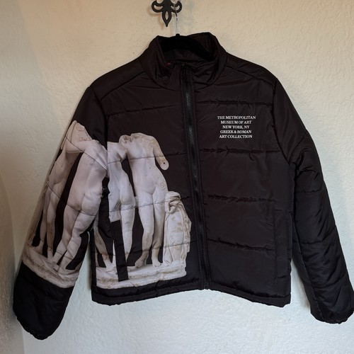 The met pacsun statua - x,