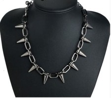 Collana Unisex rivetti punta