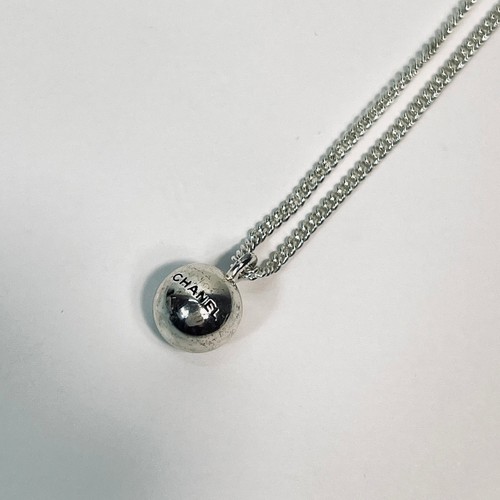 Chanel 98p necklace - chanel,