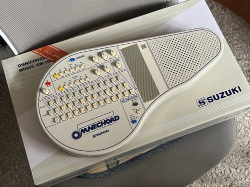 Suzuki omnichord 108 red - suzuki,