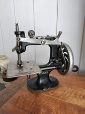 Macchina da cucire giocattolo