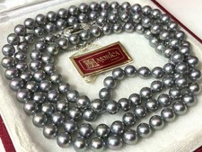 Collana vintage in scatola