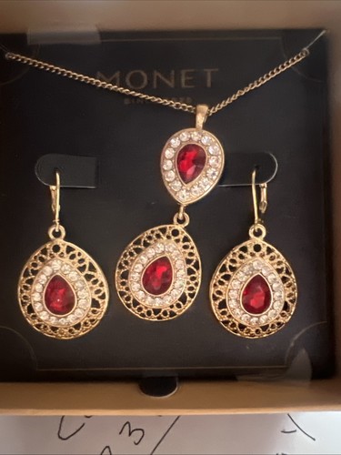 Set orecchini collana tono oro