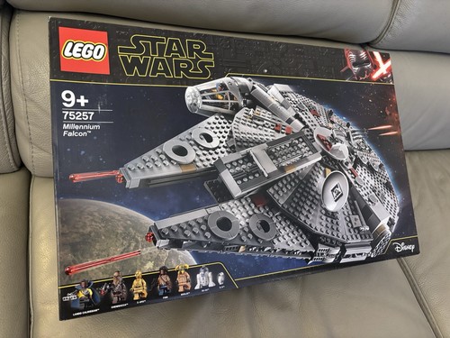 Lego millenium falcon 75257 - lego,
