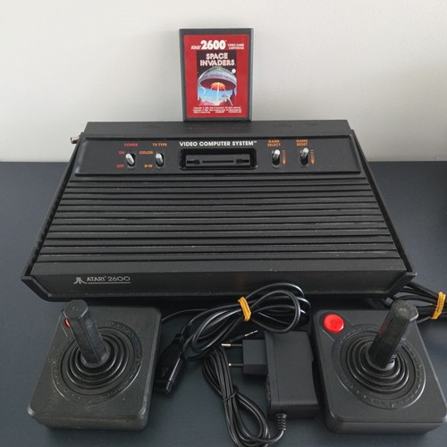 Console atari 2600 avec - atari,