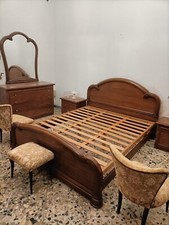 mobili usati in buono stato  camera da letto e soggiorno tavolo privo di sedie 