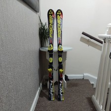 Sci e attacchi da slalom