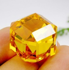 Topazio giallo taglio cubo