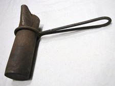 Antico crogiolo artigianale