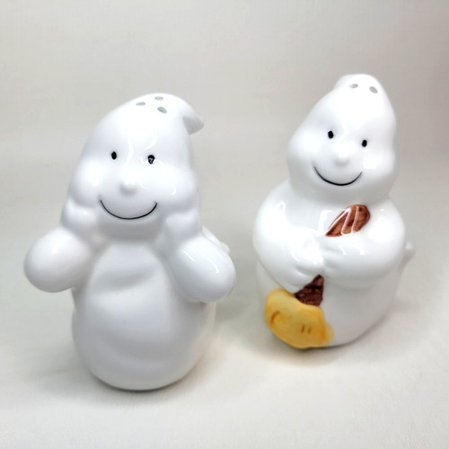 Happy ghosts giddy - &, sweepy