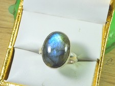 Anello ovale in labradorite