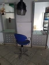 arredamenti parrucchiere posto lavoro 2 /poltrone 2+casco