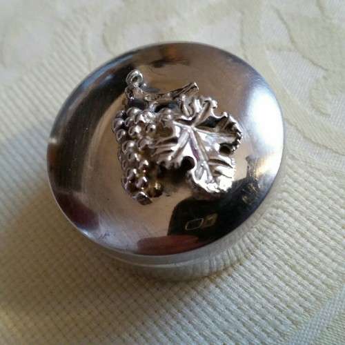 Sehr schöne große pillenbox - schöne,