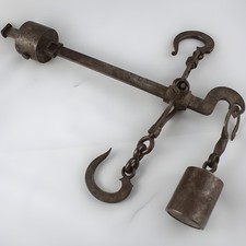 Bilancia romana antica ghisa decorata firmata Jose Folgado XIX secolo Spagna