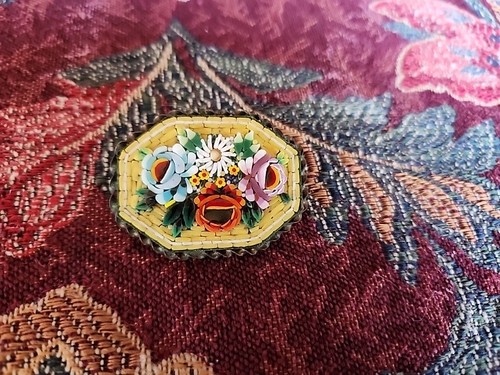 Antica spilla italiana micro