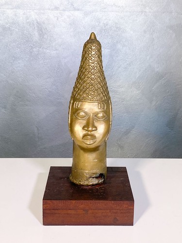 Scultura testa bronzo regina