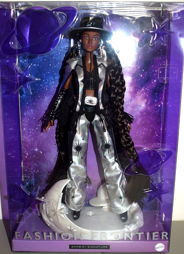 Barbie 2025 firmata etichetta