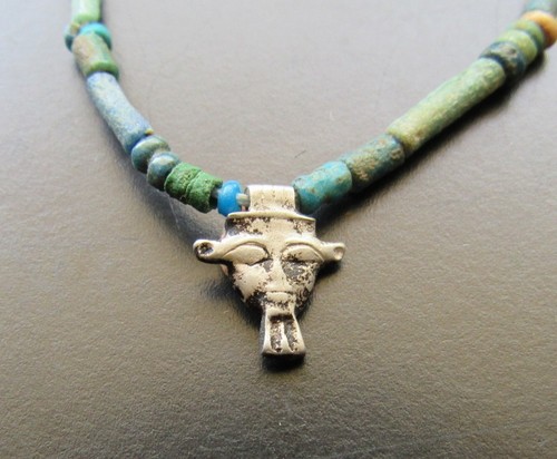 Collana perle mummia amuleto