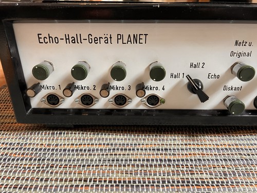 Dispositivo echo hall - echo, hall: